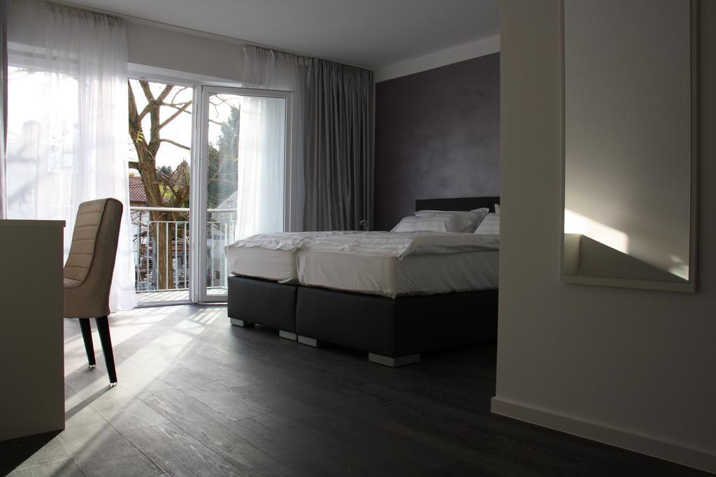 Victoria Living Hotel Jockgrim ภายนอก รูปภาพ