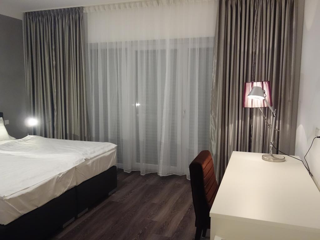 Victoria Living Hotel Jockgrim ภายนอก รูปภาพ
