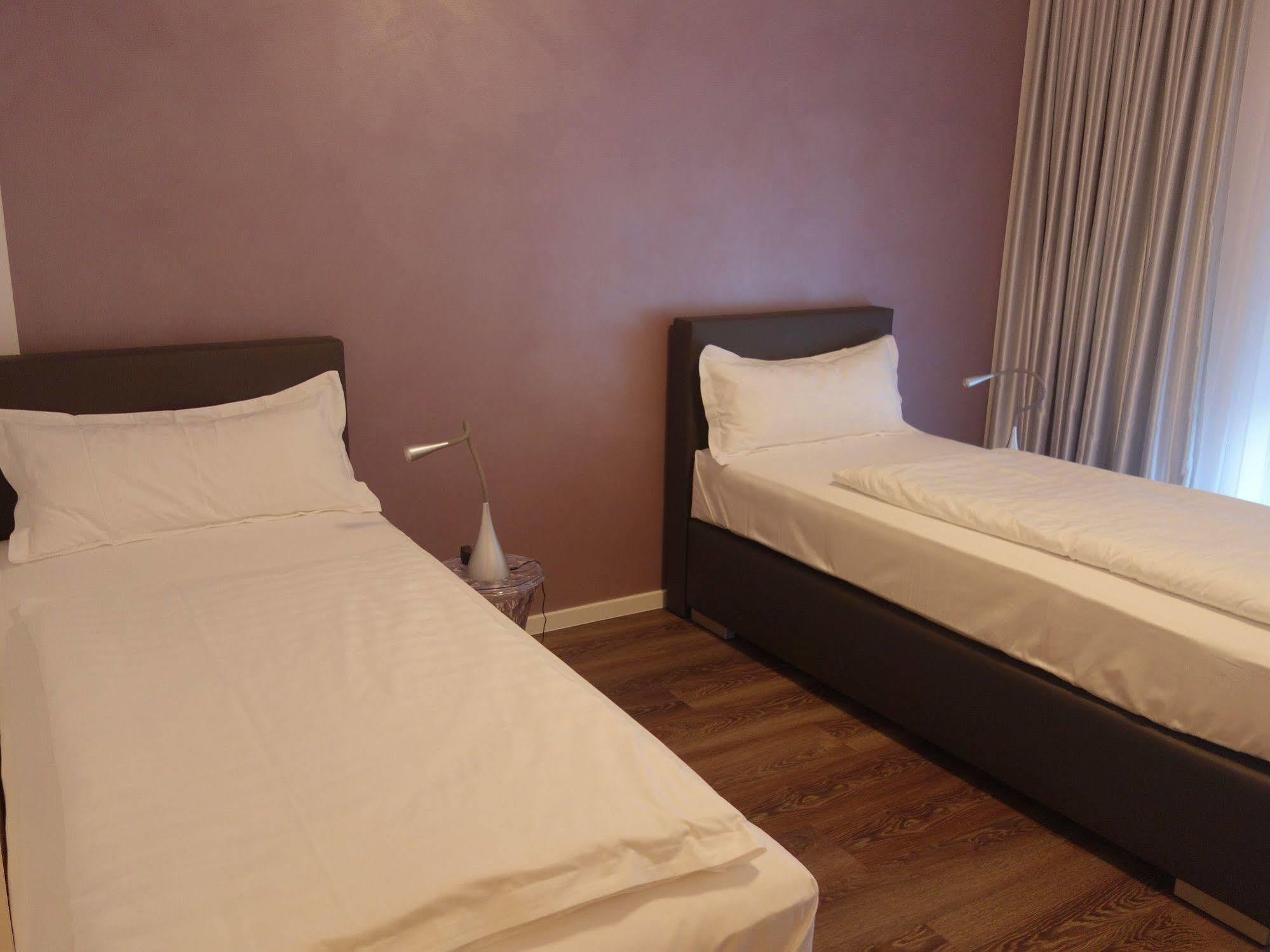 Victoria Living Hotel Jockgrim ภายนอก รูปภาพ