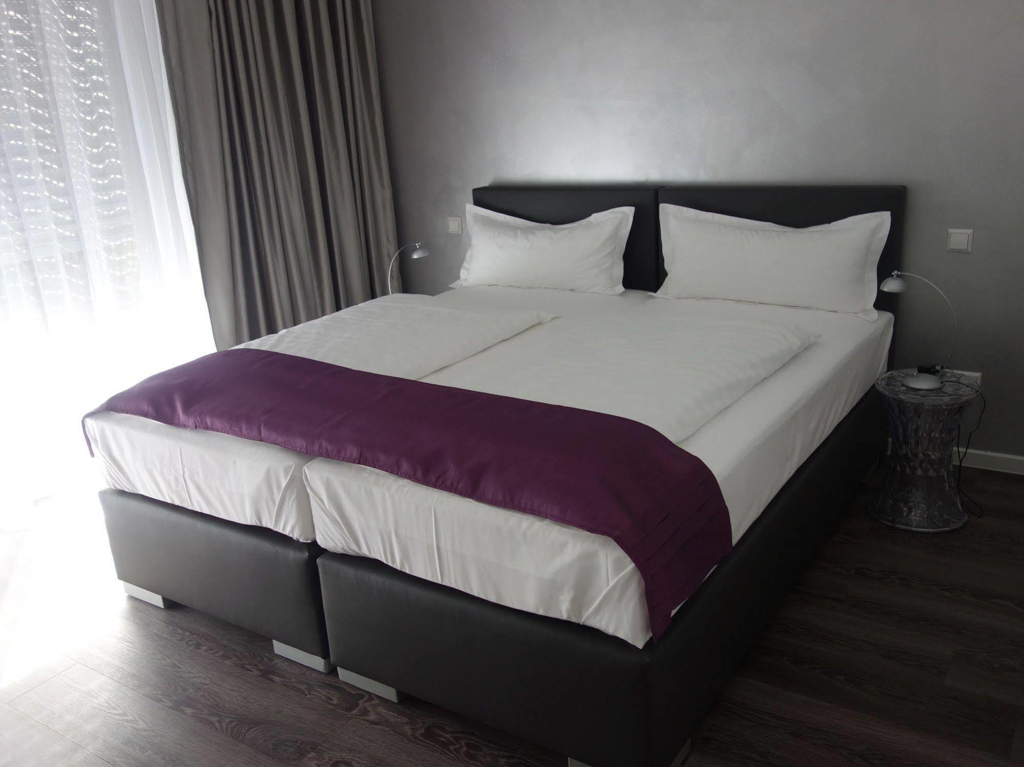 Victoria Living Hotel Jockgrim ภายนอก รูปภาพ